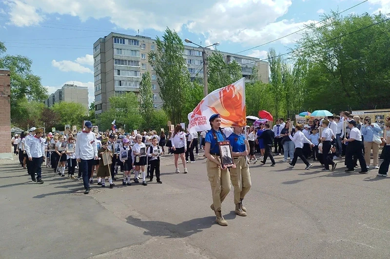 Священнослужитель принял участие в торжественной линейке в СОШ № 94 г. Воронежа