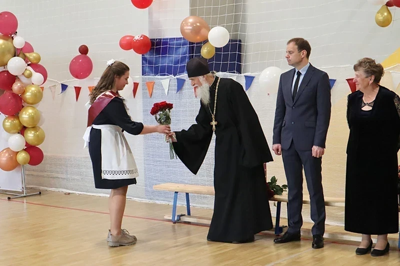 Последний звонок в школе с. Гремячье