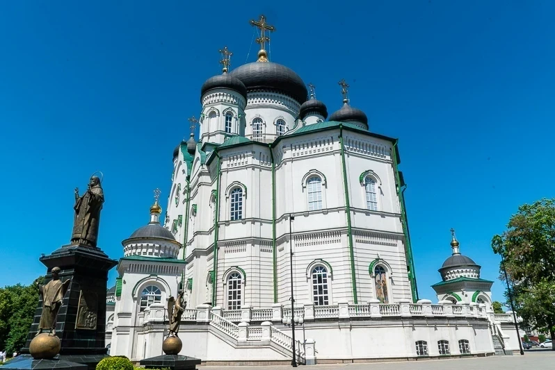 В праздник Пятидесятницы Правящий Архиерей возглавил торжественное богослужение